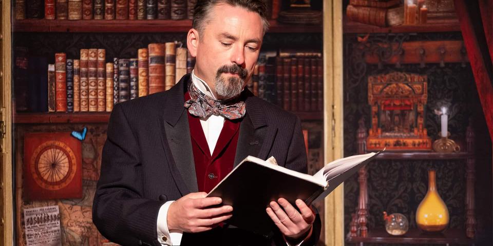 Charles Dickens Presents 'A Christmas Carol'